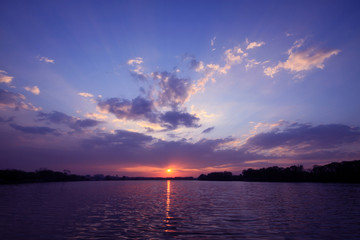 不配倒车雷达的汽车可以自己装一个雷达吗？